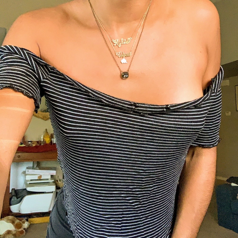 Off the shoulder crop tee